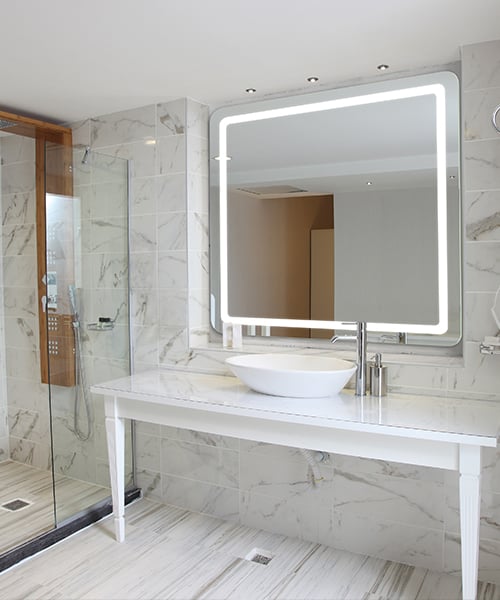 Electric Mirror Aria installed in bathroom